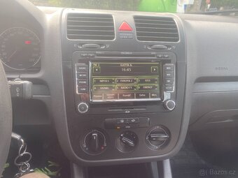 Prodám VW Golf 2004 - 6
