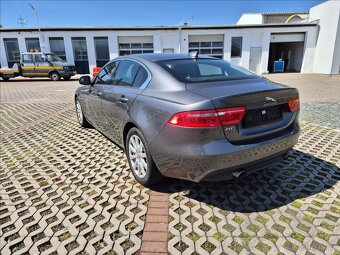 Jaguar XE 2,0 Pobočka Kolín (2017) - 6