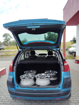 Citroen C4 Picasso 1,6 HDI-80 kW-NOVÁ STK - 6