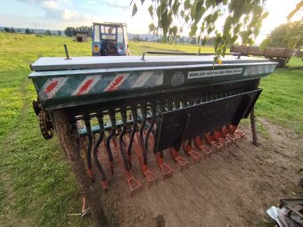 Secí stroj Privát drill 300 - 6