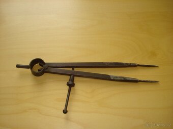 Zámečnická kružítka a důlčík - 6