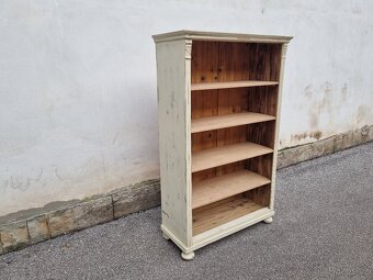 STARÁ KNIHOVNA V PATINĚ - 6