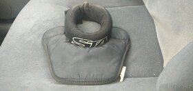 Brankářský nákrčník - 6