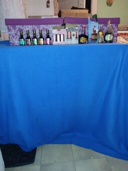 Sbírka lahviček  s alkoholem - 6