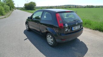 FORD FIESTA  1.3i 44KW  ČERNÁ BARVA 2004 NOVÁ TK  - 6