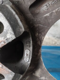 Celoroční pneu 225/55 r16 z Peugeot 607 - 6