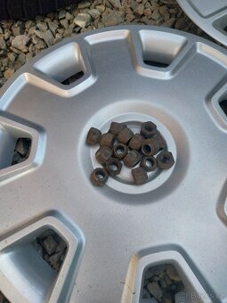 195/60/15 sada plech ford + poklice - 6