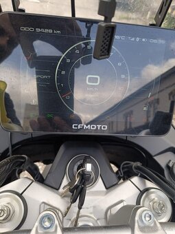 CF Moto MT 800 - 6