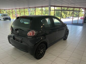 Toyota Aygo 1.0 VVTi COOL 2010 - 6