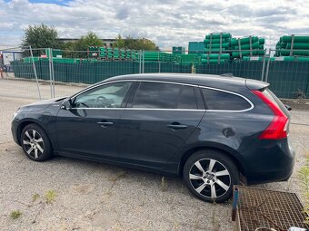 Volvo V60 D6 Plug-in Hybrid - díly z vozu - 6