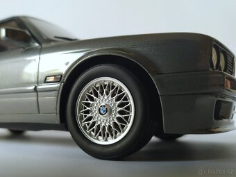 BMW 325i (E30) Touring - 1:18 - 6