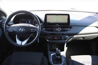 Hyundai i30 1.5 T-GDI MHEV 48V 117kW ČR (2022) - 6