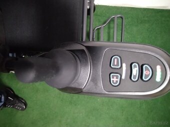 NOVÝ ODLEHČENÝ ELEKTRICKÝ INVALIDNÍ VOZÍK+ DÁREK - 6