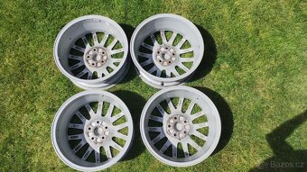 Prodám sadu originálních 17" disků VW - 6