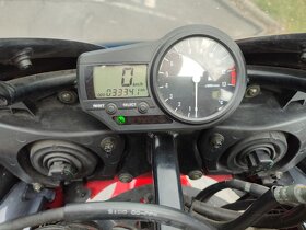 Yamaha YZF-R1 - 6
