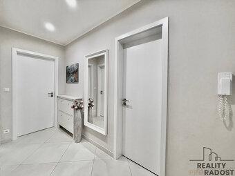 Pronájem bytu 2+kk 65 m² - 6