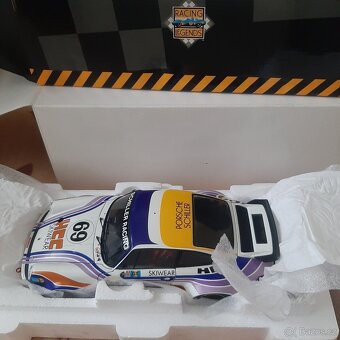 1:18 Exoto Porsche 934,935 - 6