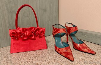 Svatební šaty červené - 6