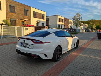 Kia Stinger 3.3biturbo AWD EU - 6