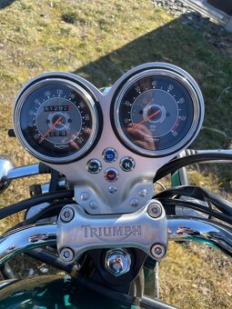 Triumph Bonneville T100 800 - 6