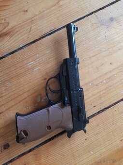 Pistole p38 a P08 - 6