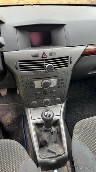 Opel Astra H 1.6 - 6
