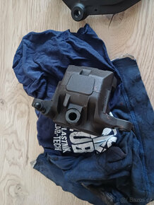 Brzdový třmen levý přední Yamaha FZ6 - 6