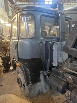 Kontejnerová avie BEZ NÁSTAVBY - 6