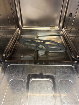 Myčka nádobí Winterhalter UC-XL - možnost mytí beden 60x40cm - 6