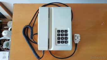 Starý telefon retro pevná linka - 6