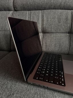 MacBook Pro 14", M2 Pro 12-Core 16GB/1TB Space Grey - 6