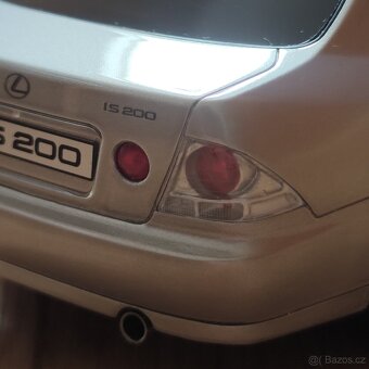 Limitovaný model Lexus IS200 v měřítku 1:18 - 6