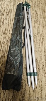 Kompletní rybářská výbava – pruty, navijáky, podběráky, stoj - 6