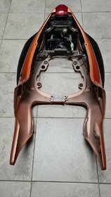 Suzuki GSX-R 1300 Hayabusa zadní kapota, blinkry a světlo - 6