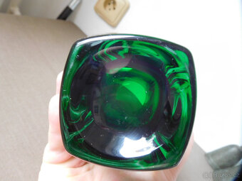 ZAJÍMAVÁ VÁZA - HUTNÍ SKLO - 6