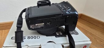 APS-C ZRCADLOVKU CANON EOS 800D - 6