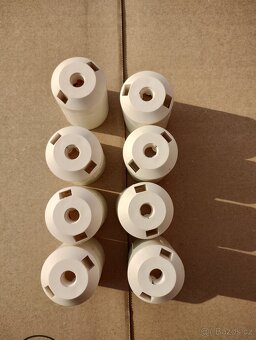 Objímka plastová E27, hladká - 6