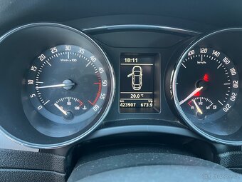 Škoda Superb 2,0 tdi, 103 kW - 6