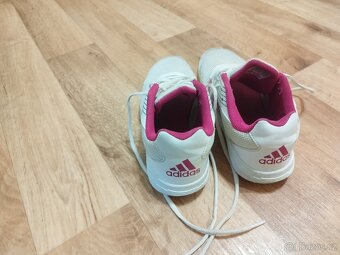 Halová dívčí obuv Adidas vel 36 1/4 - 6