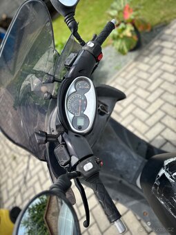 skútr Yamaha SE06 – 125 ccm (nepojízdný, na značkách) - 6