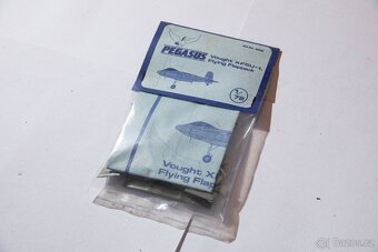 spousta modelů letadel 1/72 - 6