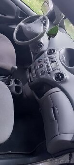 Toyota Yaris - 6