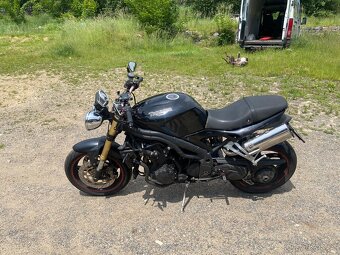 Triumph speed triple 1050 - 6