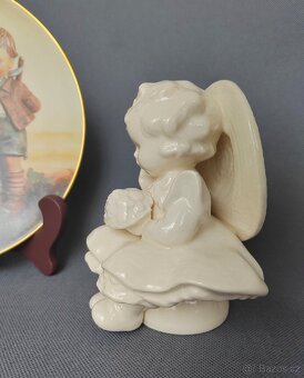 Nádherná sestává figurek a talíře od M.J. Hummel a Goebel - 6