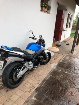 Suzuki GSR - 6