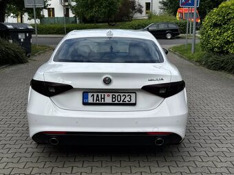 Alfa Romeo Giulia 2.2 JTDM 132kW Super Kůže Navi Automat - 6