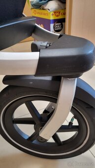 Thule Urban Glide 2 (2023) s korbičkou. - 6