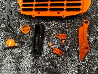 Ktm exc 450/500 cnc sada dielov, chranice - 6