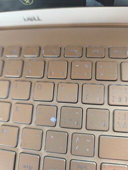 Dell Inspiron 15 (5502) Silver kovový - 6