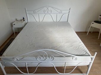Postel+ortopedicka matrace (koupena za 15k) nocni stolky - 6